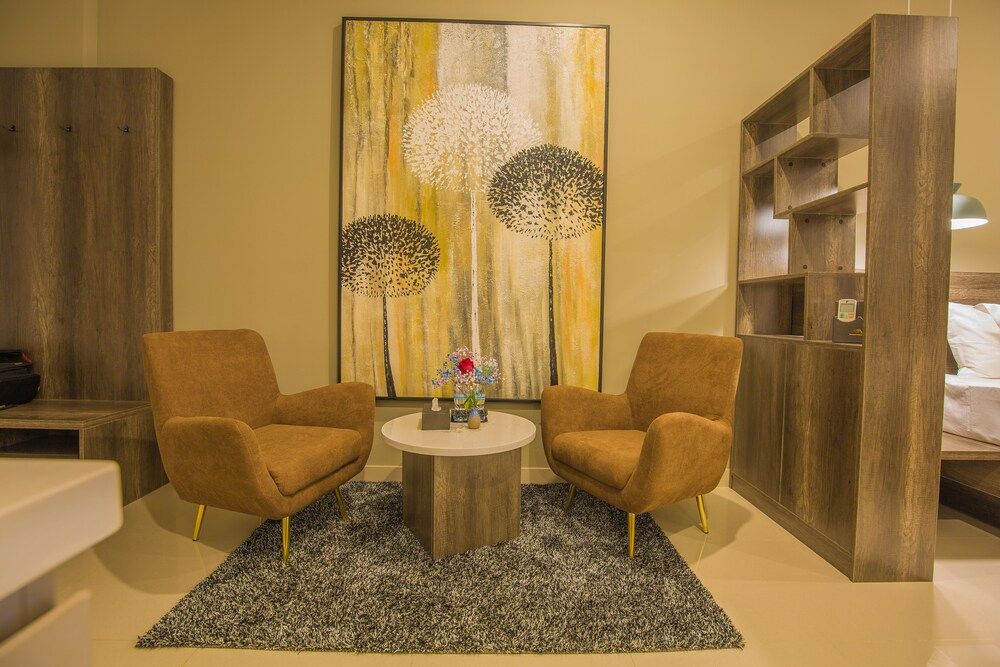 Wooden Maple Hotel Deluxe Twin Room 6