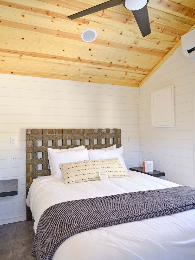 AutoCamp Catskills Premium Cabin (Family)