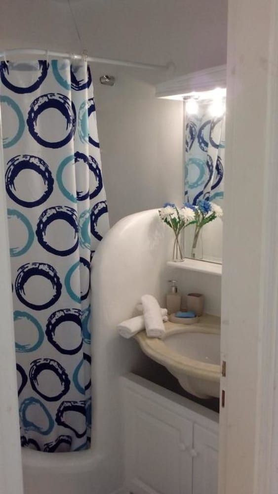 Mykonian Aroma House Apartment, Pool View 10