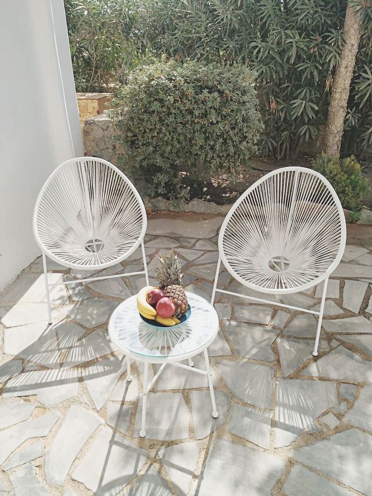 Mykonian Aroma House Apartment, Pool View 9