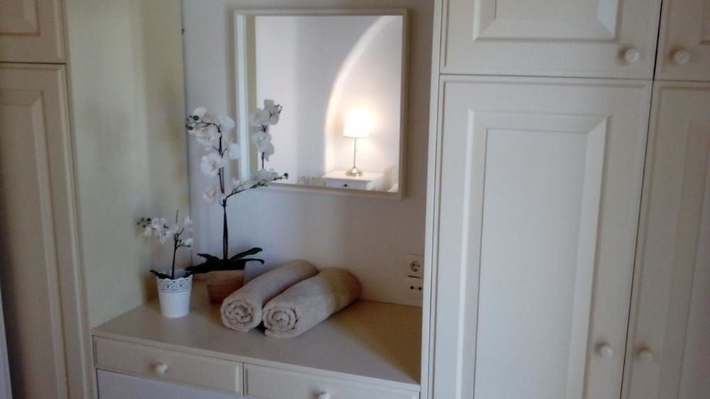 Mykonian Aroma House Apartment, Pool View 11