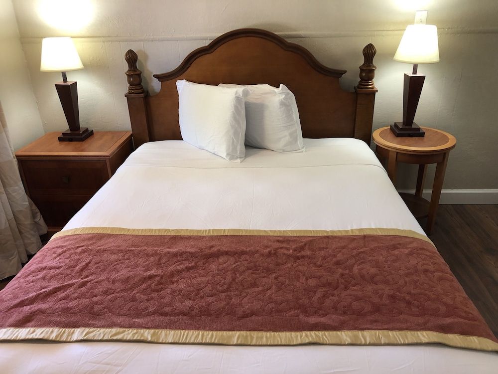 Standard Room, 1 Queen Bed, Kitchenette