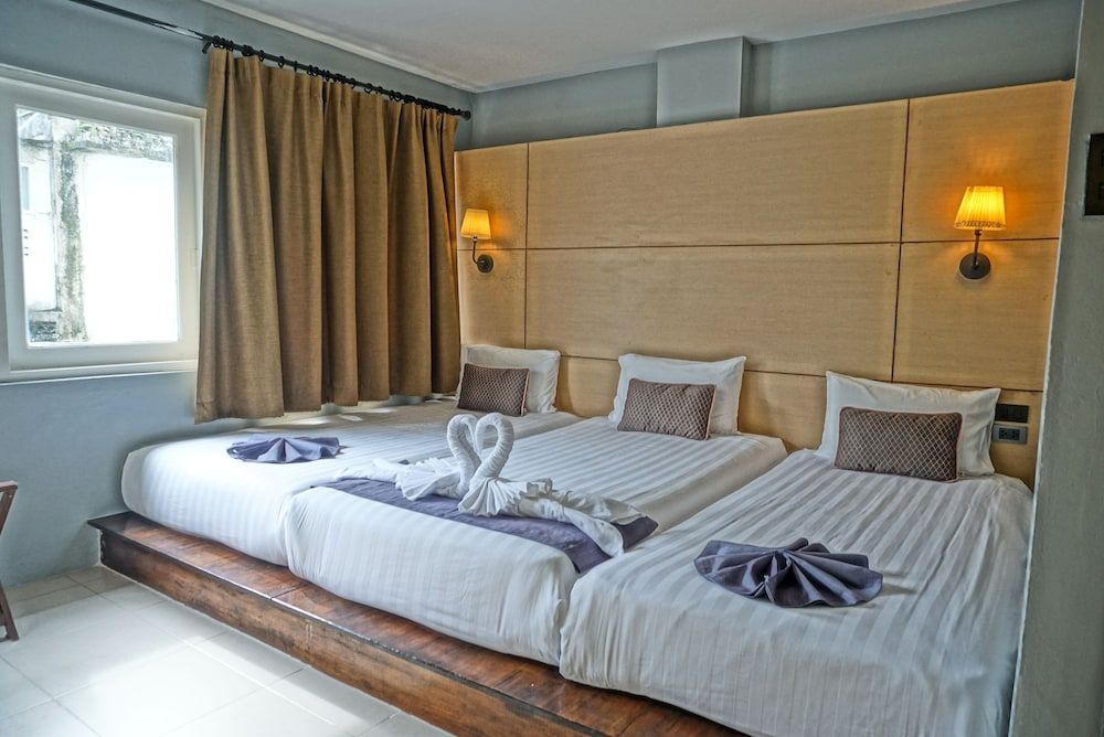 Montree Phuket Hotel Superior Triple Room 4