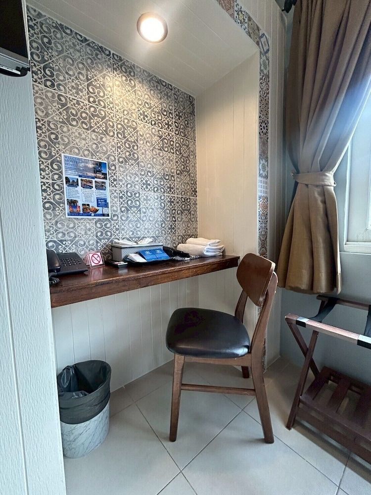 Montree Phuket Hotel Superior Triple Room 10