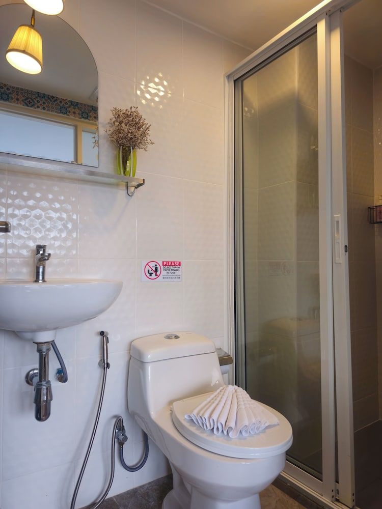 Montree Phuket Hotel Standard Twin Room 4