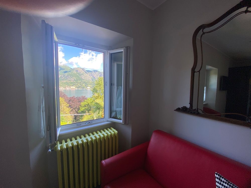 Bellagio Bed & Breakfast Superior Room, 1 King Bed, Lake View 2