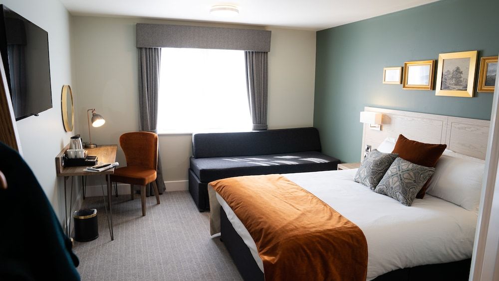 Spread Eagle, Gailey by Marston's Inns Deluxe Room 2