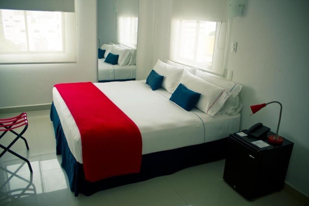 Superior Room, Partial Ocean View