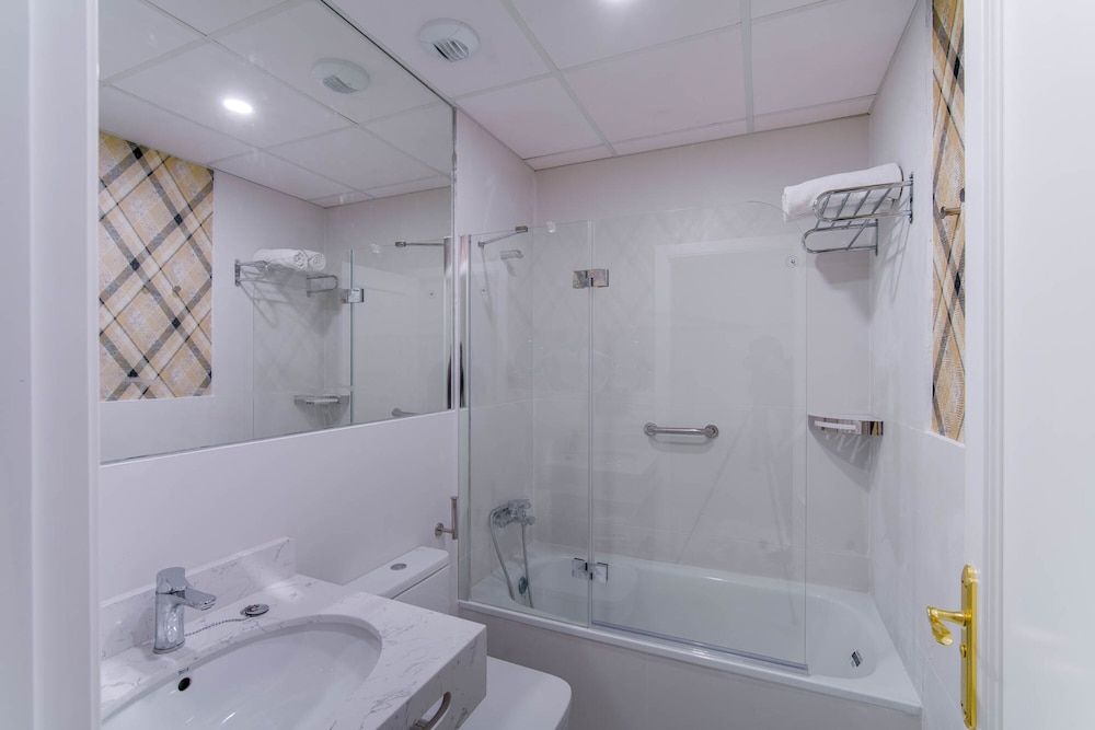 Apartamentos Abreu Suites Family Superior Apartment, 2 Bedrooms, Patio 4