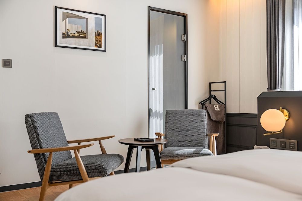 Brown-dot Hotel Signature Superior Double Room 9