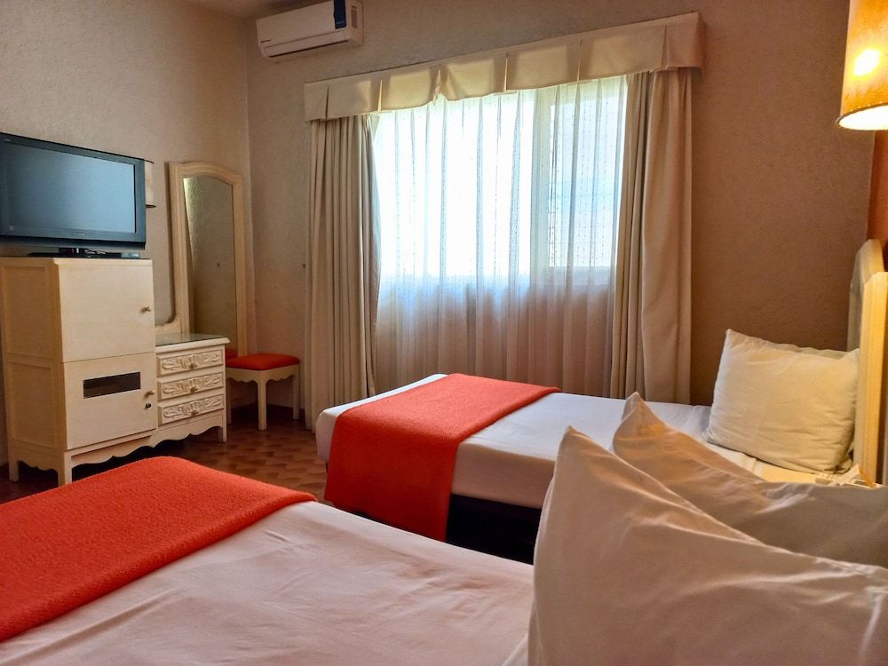 Hotel Villa del Conquistador Master Suite with Private Terrace and Pool View 3