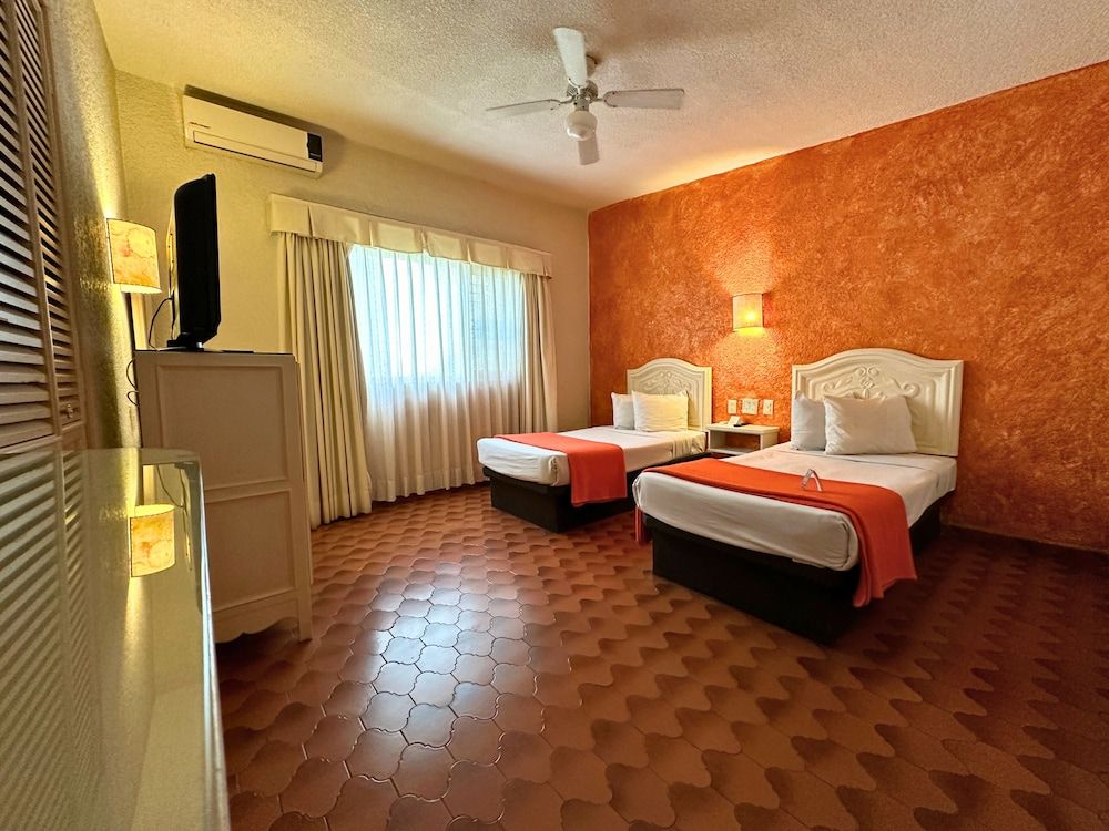 Hotel Villa del Conquistador Master Suite with Private Terrace and Pool View 4