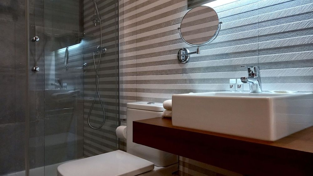 Woohoo Suites Madrid Junior Suite, 1 King Bed 10