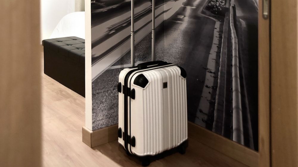 Woohoo Suites Madrid Junior Suite, 1 King Bed 13