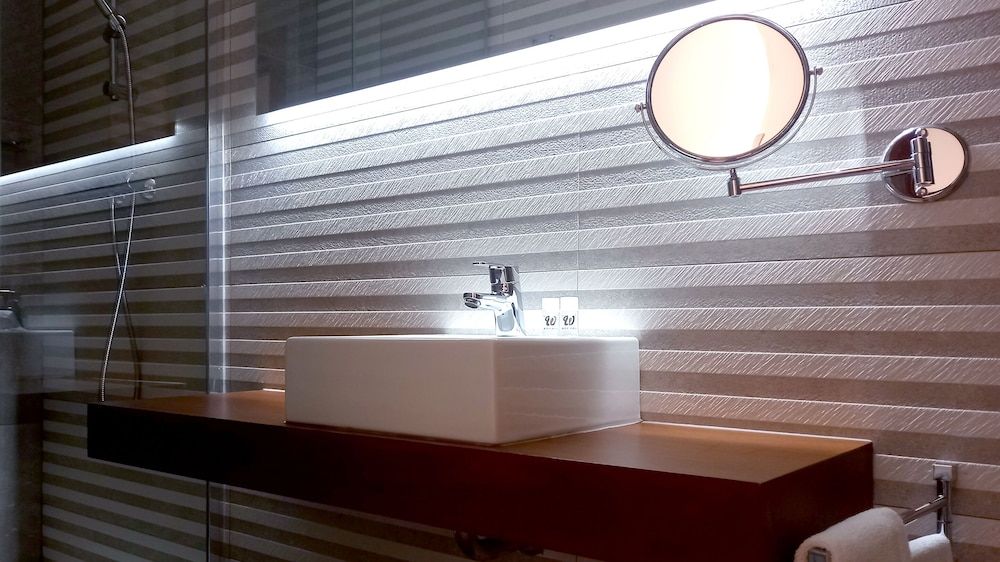 Woohoo Suites Madrid Junior Suite, 1 King Bed 9