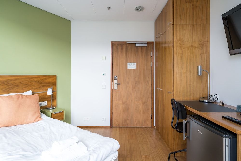 Hiisi Hotel Helsinki Jätkäsaari Standard Twin Room 15