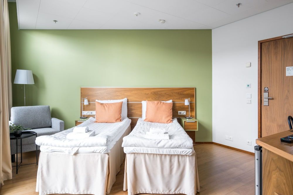 Hiisi Hotel Helsinki Jätkäsaari Standard Twin Room 6