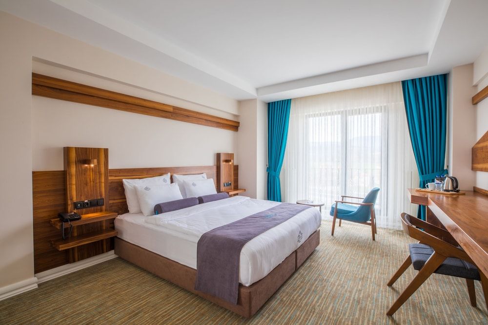 Karpalas City Hotel & Spa Superior Double Room, Pool Access 2