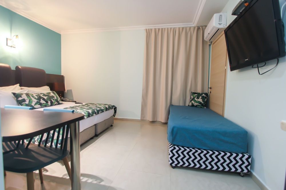 undefined BayWatch Hotel 2