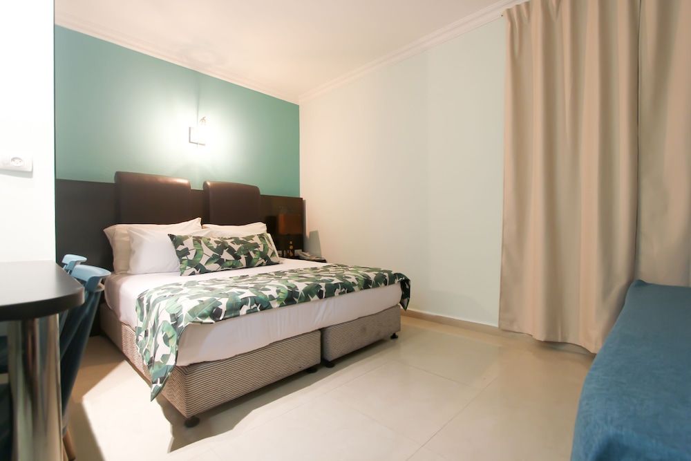 undefined BayWatch Hotel 7