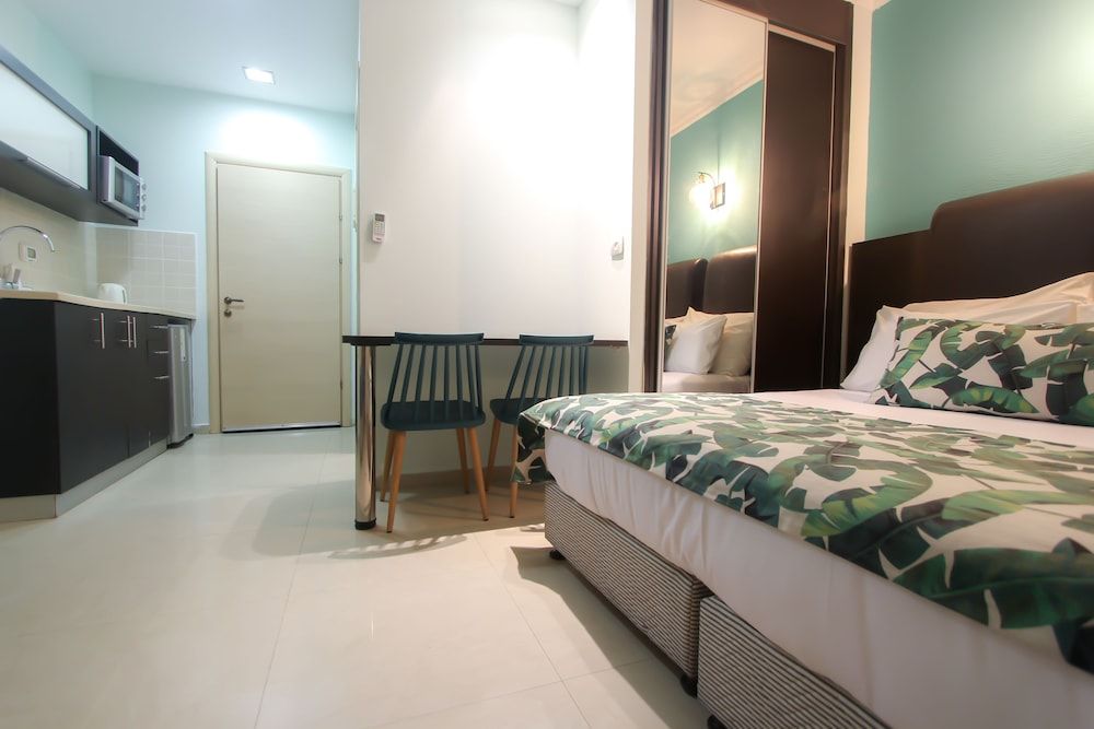 undefined BayWatch Hotel 4