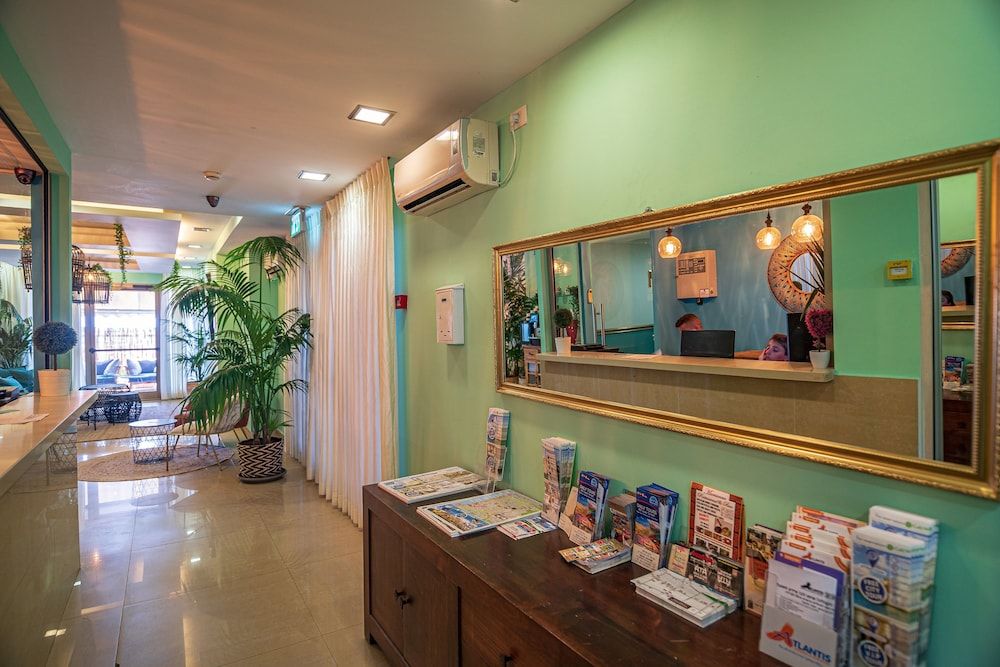 undefined BayWatch Hotel 5