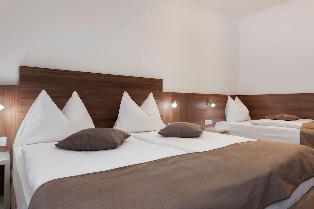 Deluxe Suite, 2 Bedrooms, Balcony