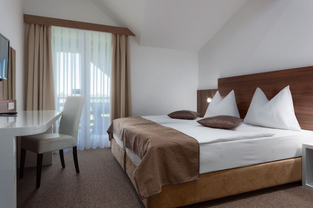 Deluxe Suite, 2 Bedrooms, Balcony