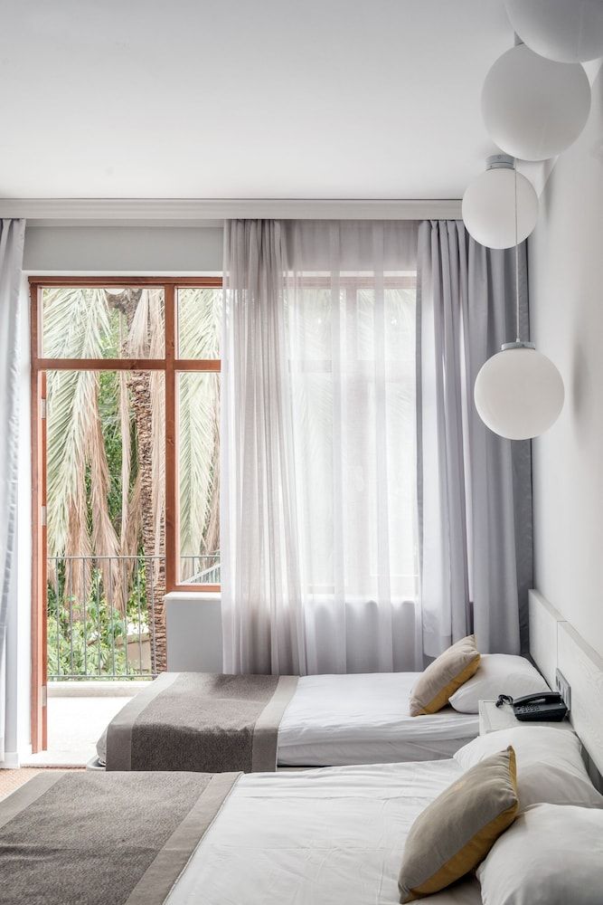 Delight Deluxe Hotel and Spa Economy Room 3