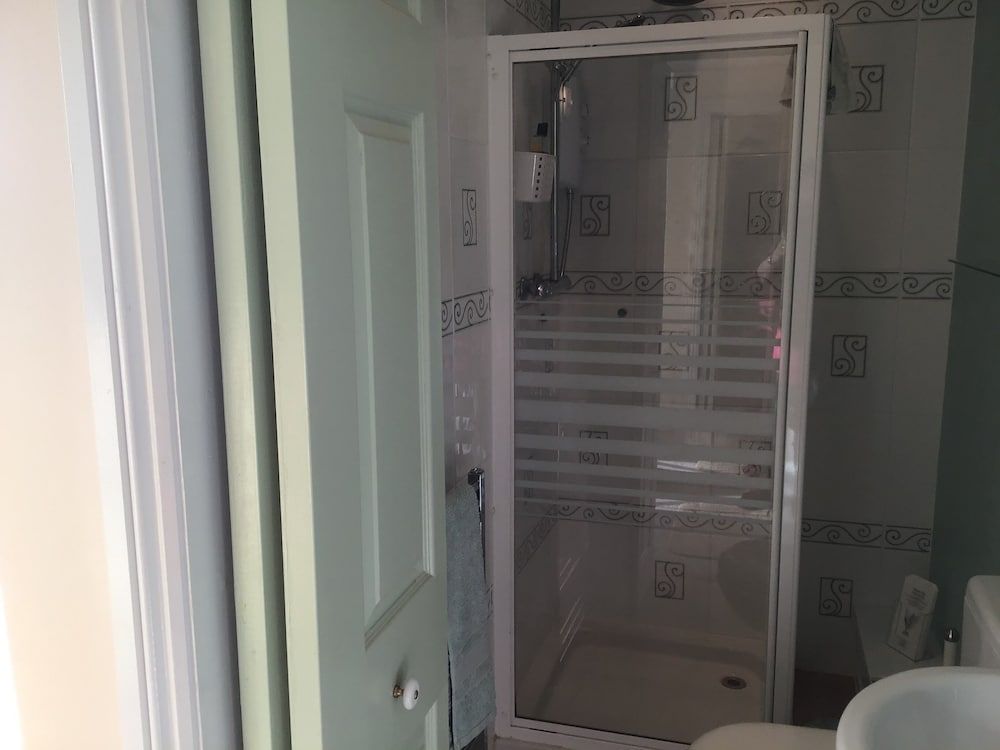 Drakewalls Bed & Breakfast Standard Double Room, Ensuite 4