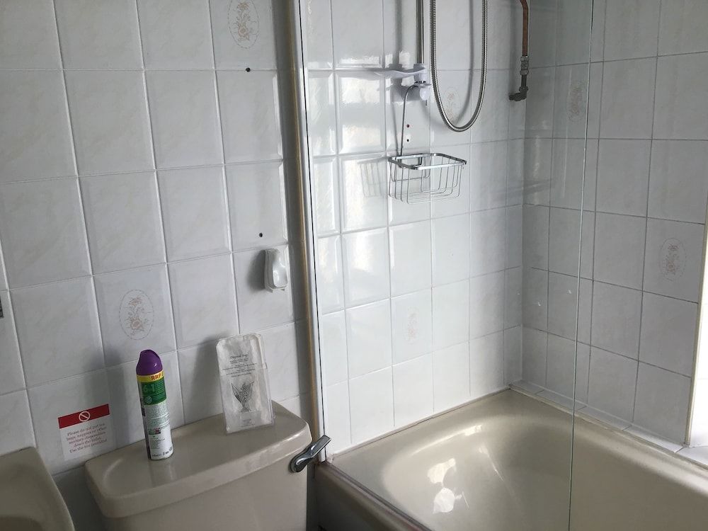 Drakewalls Bed & Breakfast Standard Double Room, Shared Bathroom 5