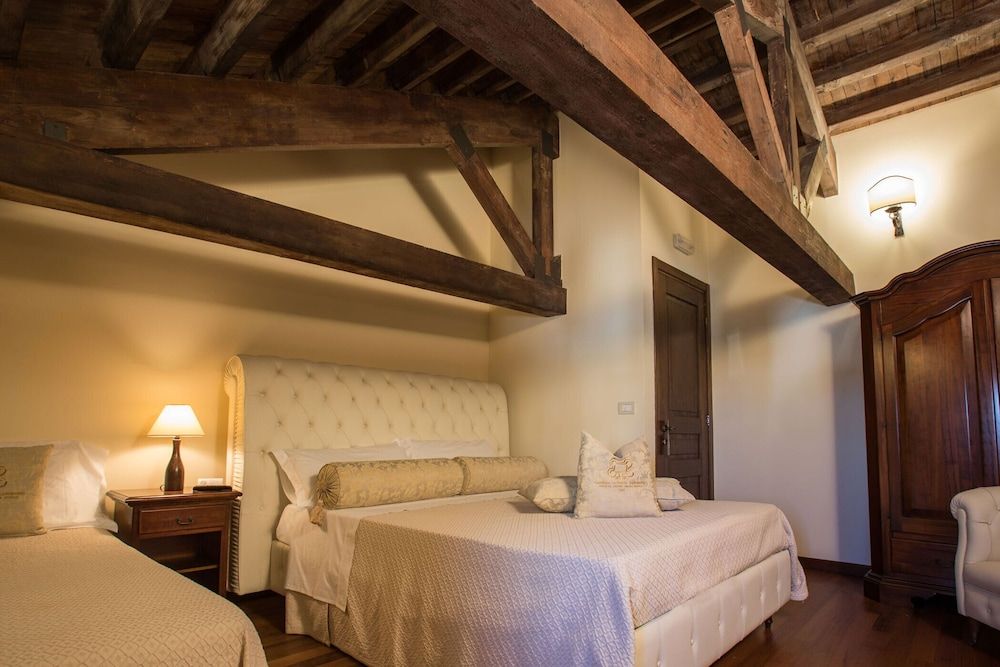 Castello Castriota Scanderbeg Suites De Charme Basic Triple Room, City View