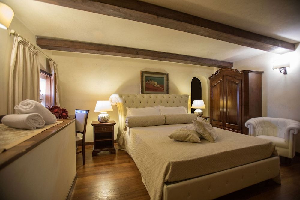 Castello Castriota Scanderbeg Suites De Charme Comfort Double or Twin Room, Private Bathroom, City View 4