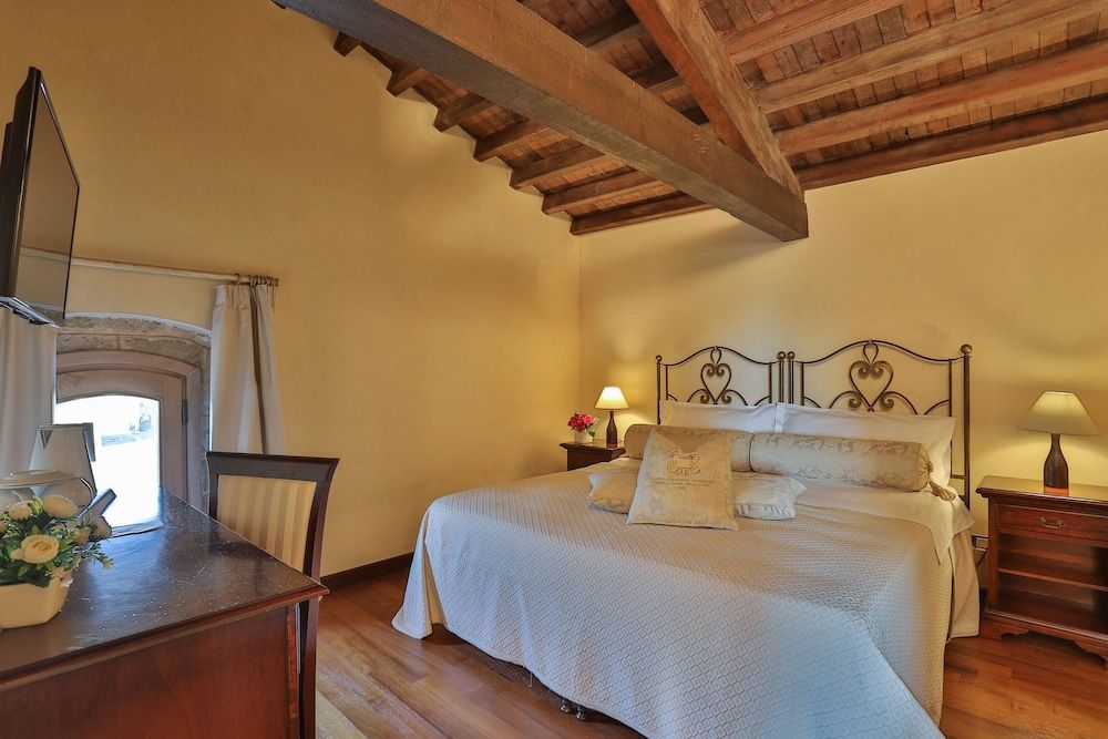 Castello Castriota Scanderbeg Suites De Charme Comfort Double or Twin Room, Private Bathroom, City View 2