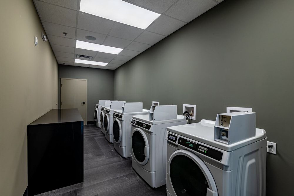 undefined Four Points by Sheraton Brunswick 9