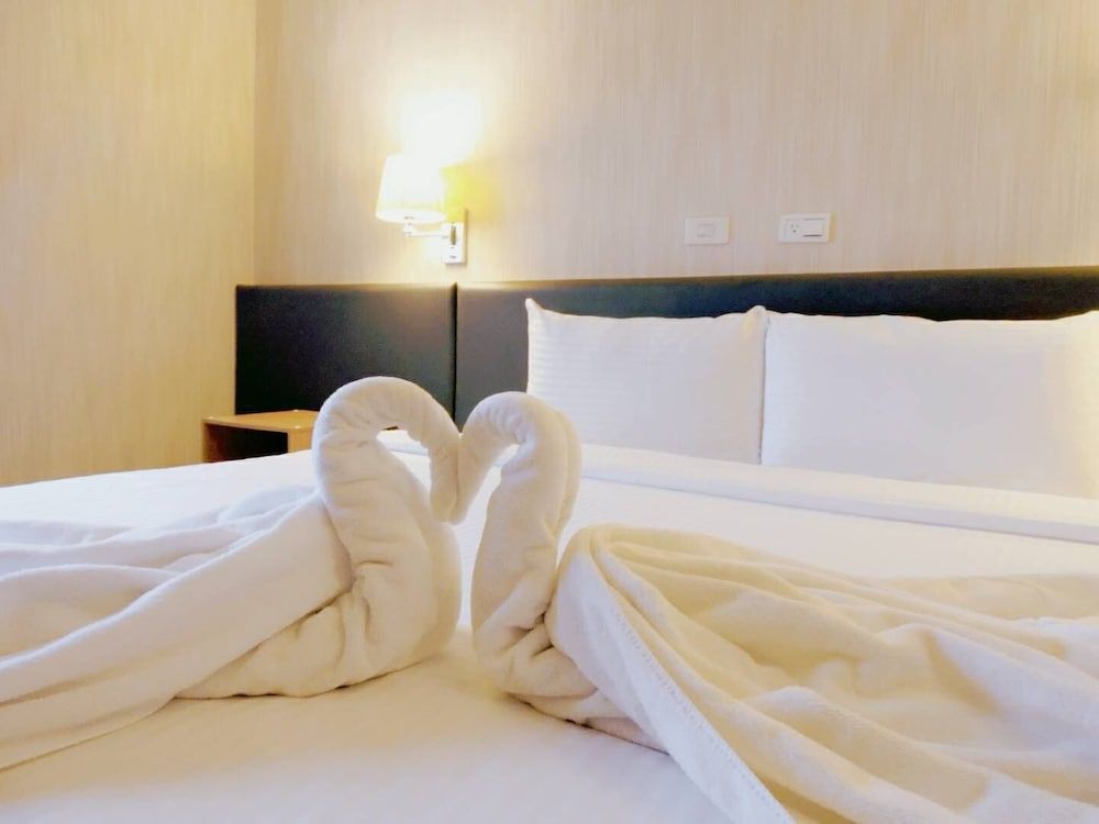 Walker Hotel Sanchong Business Double Room 7