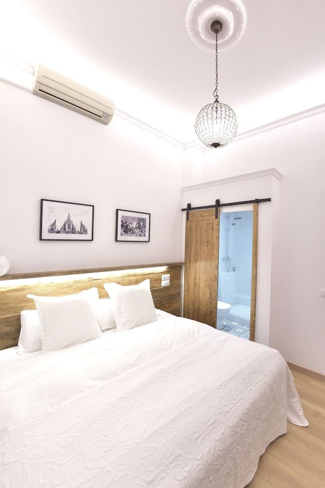 undefined Hostal Girona 2