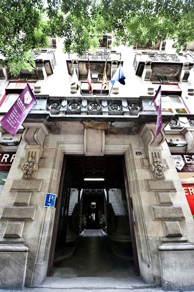 undefined Hostal Girona 8