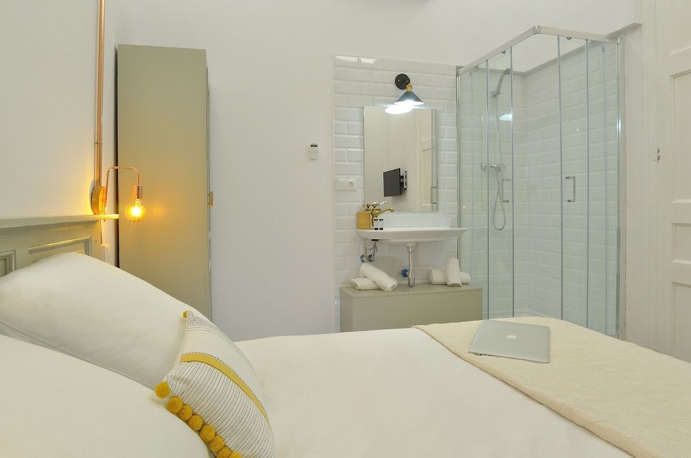 undefined Hostal Girona 4