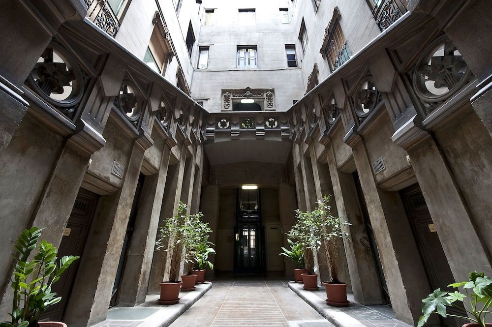 undefined Hostal Girona 7