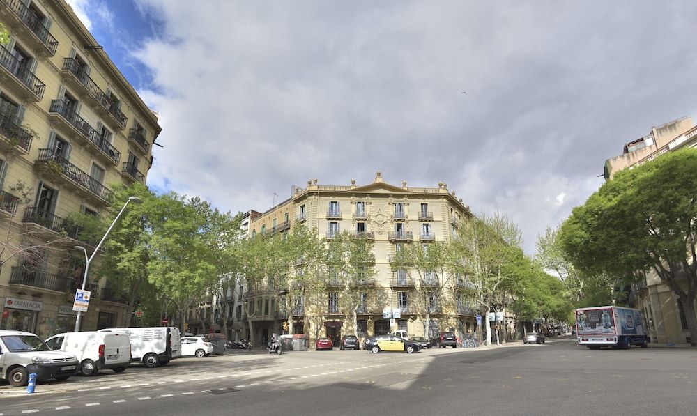 undefined Hostal Girona 10