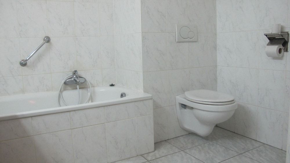 Manhattan Hotel Brussels Quadruple Room 4