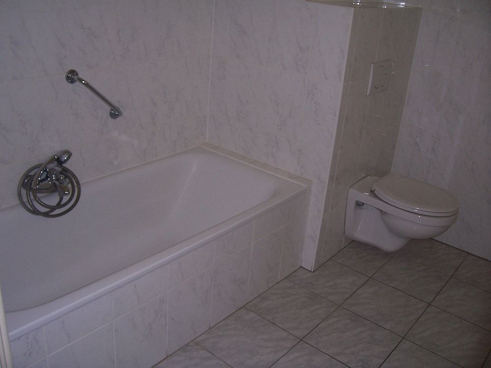 Manhattan Hotel Brussels Quadruple Room 6