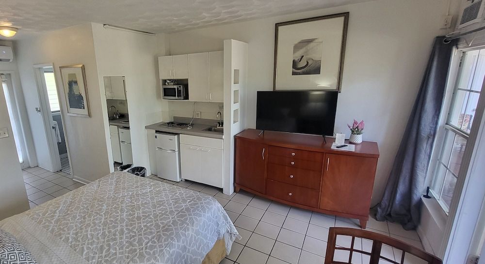 undefined Green Island Inn