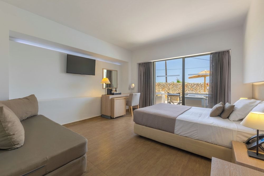 Standard Double or Twin Room, Pool Access