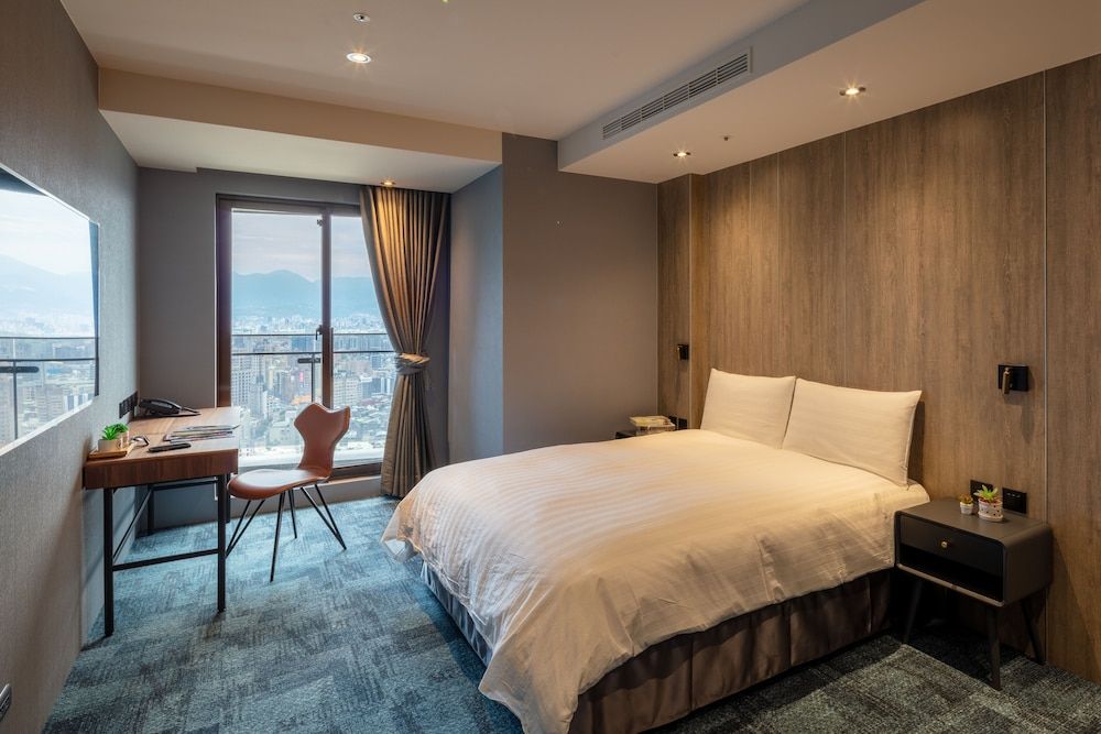 undefined Roaders Plus Hotel Taipei Station 9