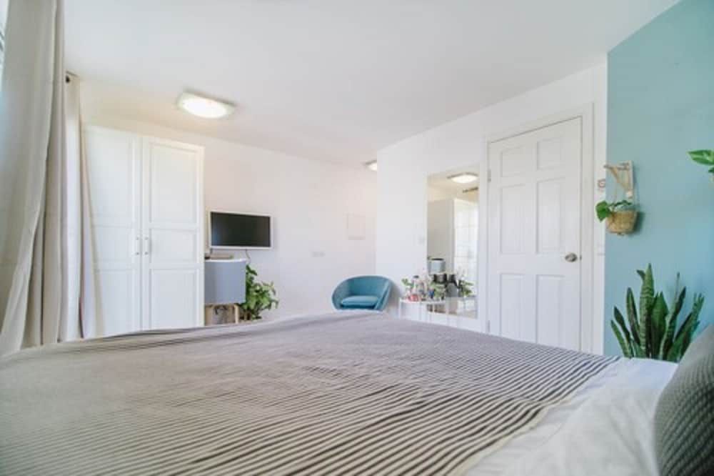 Ben Yehuda Rooftop Apartments One-bedroom apt with 2 balconies 4