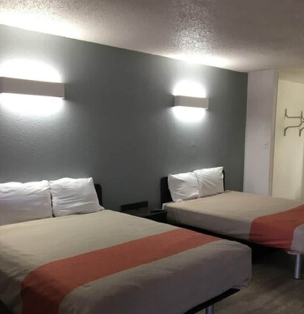 Basic Double Room