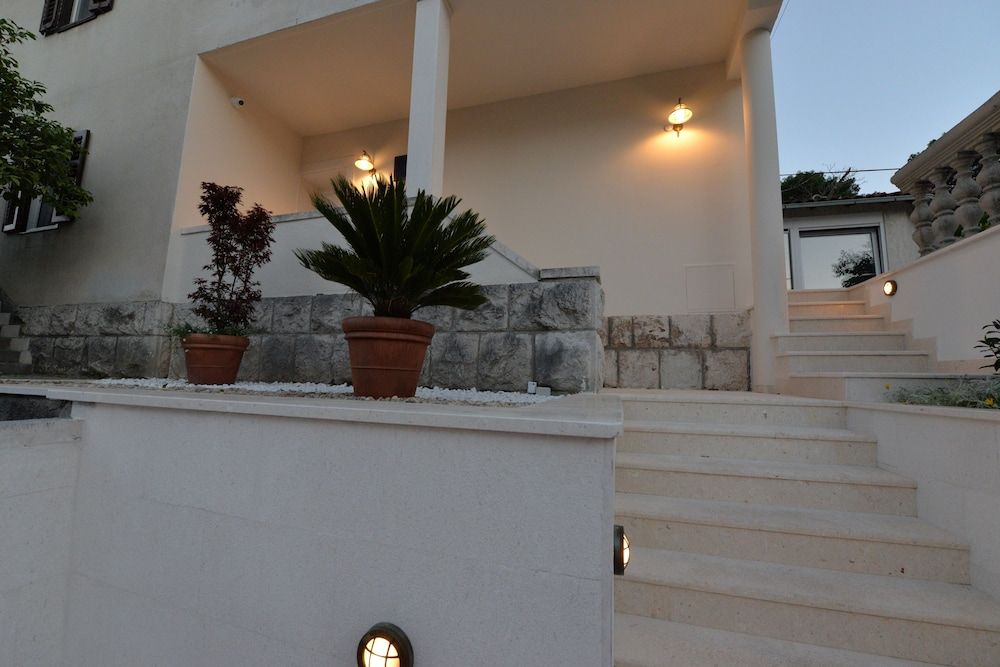 undefined The Duke Luxury Rooms 4