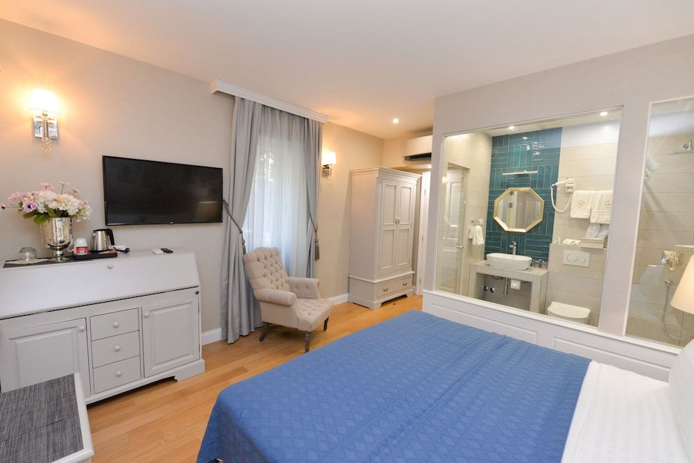 undefined The Duke Luxury Rooms 2